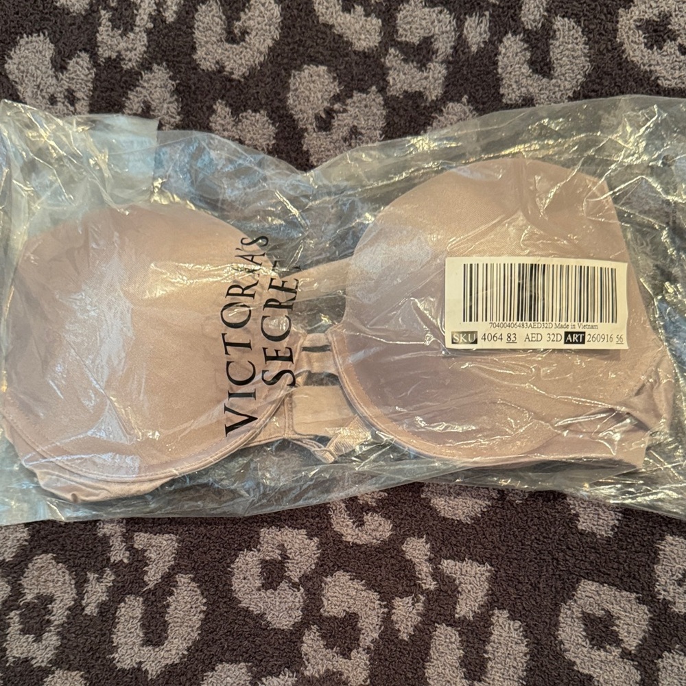 Victoria's Secret Strapless Bra in Light Beige